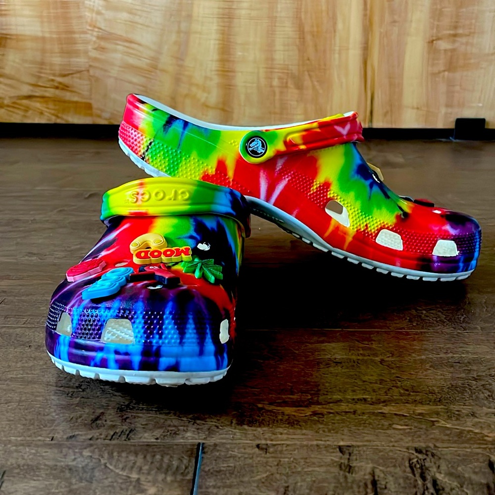 CROCS - Jibitz included